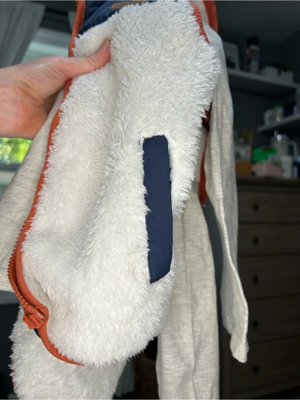 🏔️EDDIE BAUER Boys’ Cozy Sherpa Vest and Henley Set - Size 5 (Age 5-6)